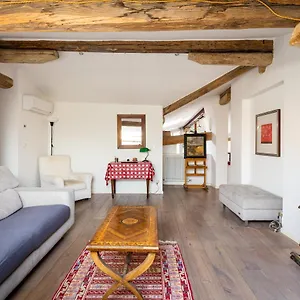wonderful-attic-in-the-historic-center-of-bologna.emilia-romagnahotels.net/