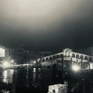 ca-regina-venice.hotelinveneto.com/
